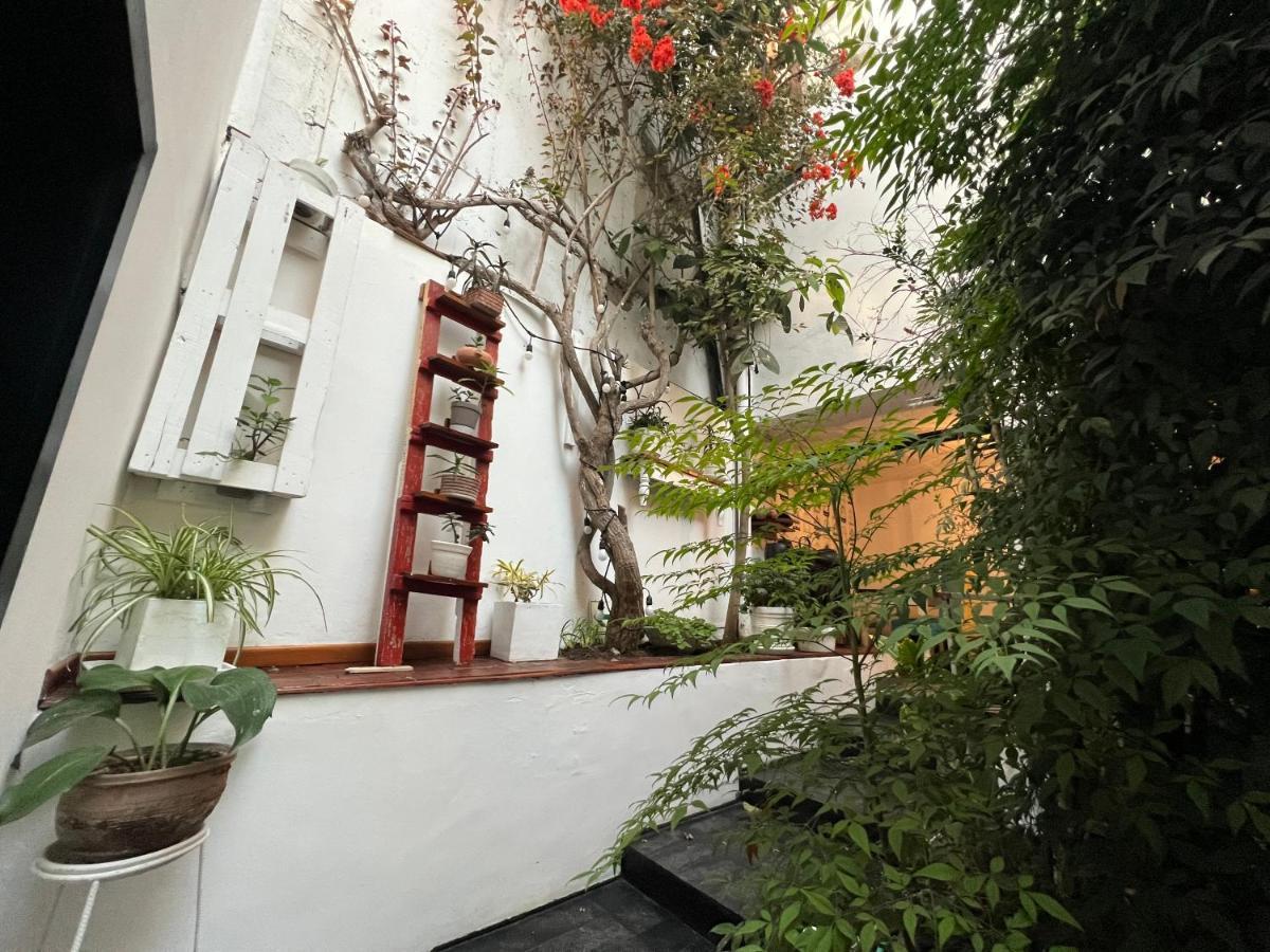 La Casa Del Viajero Bed & Breakfast Lima Exterior photo